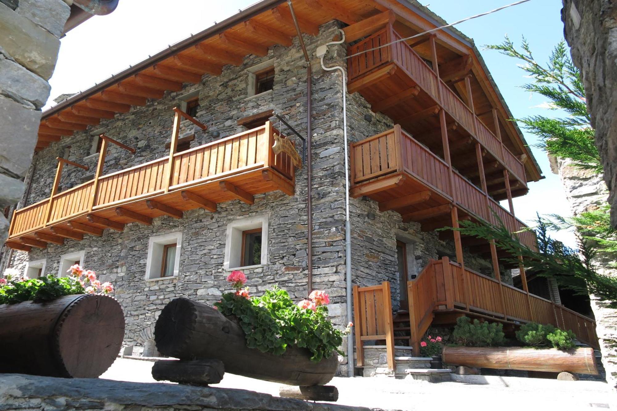 Le Petit Coeur Residence De Montagne La Salle Exterior photo