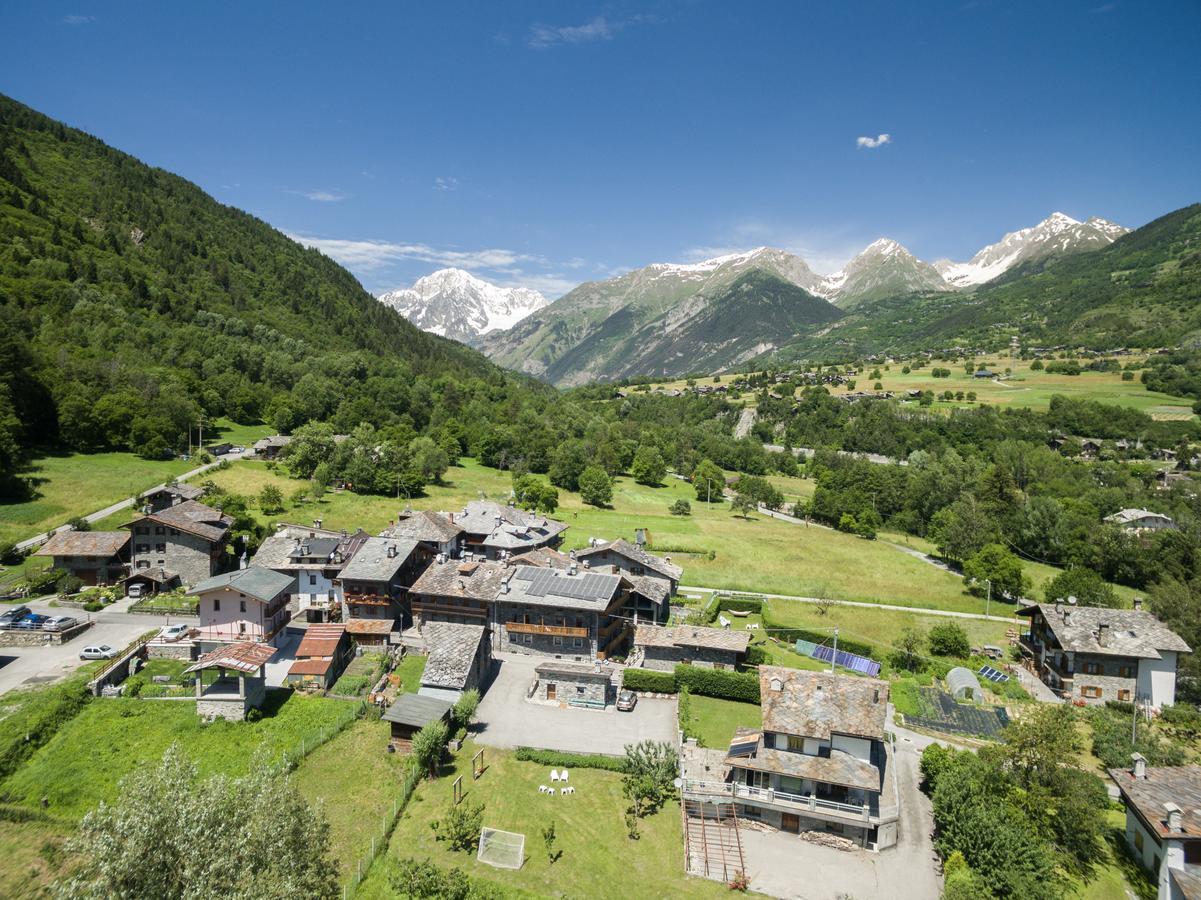 Le Petit Coeur Residence De Montagne La Salle Exterior photo